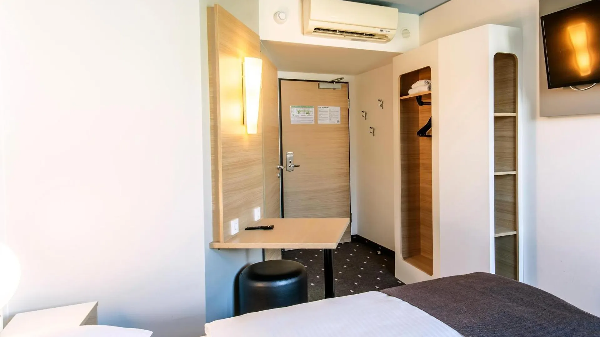 ***  B&B Hotel Muenchen City-Nord Γερμανία