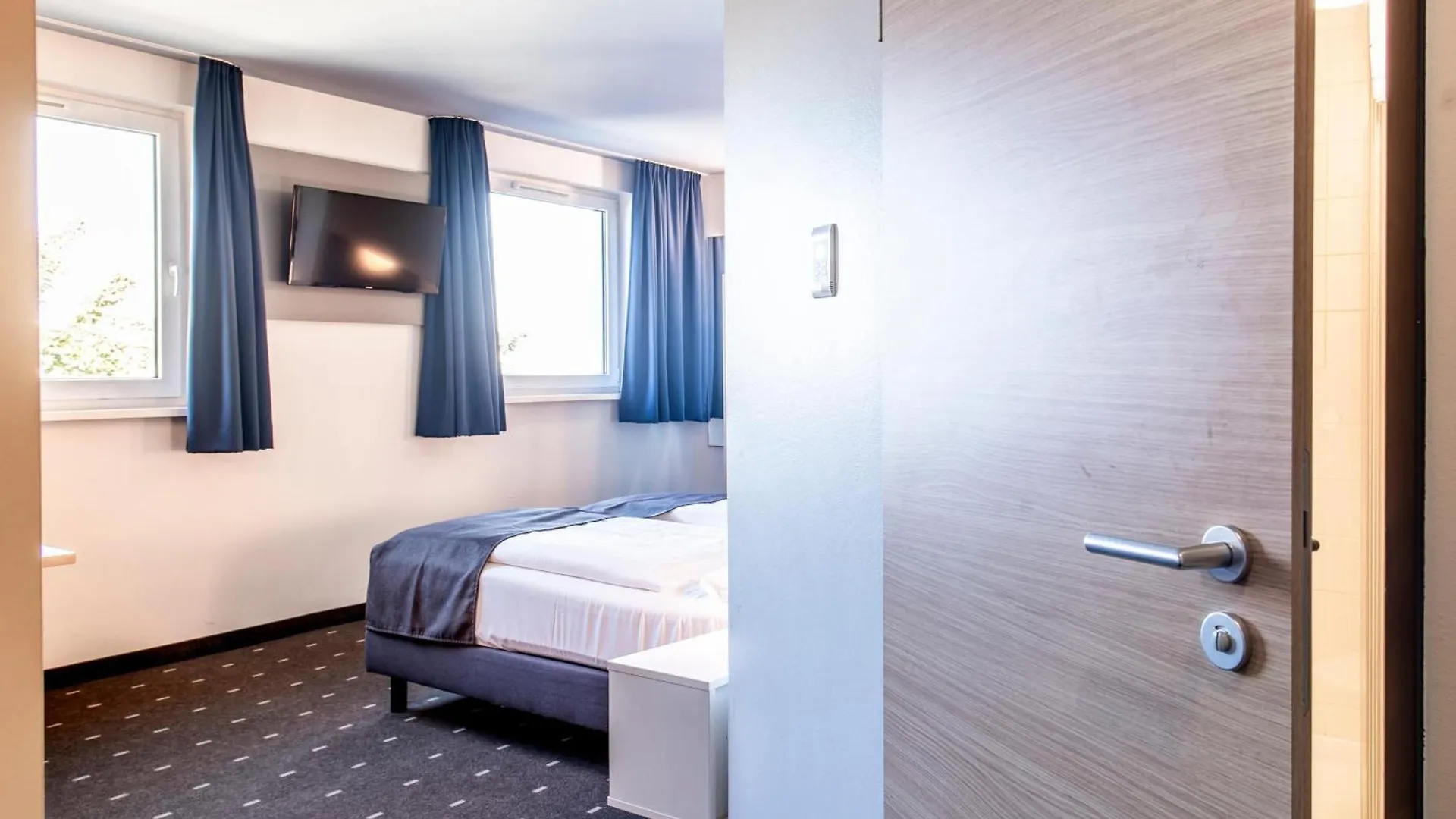 ***  B&B Hotel Muenchen City-Nord Γερμανία